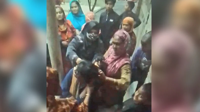 যশোরে হাত বেঁধে নারীর চুল কেটে মুখে কালি